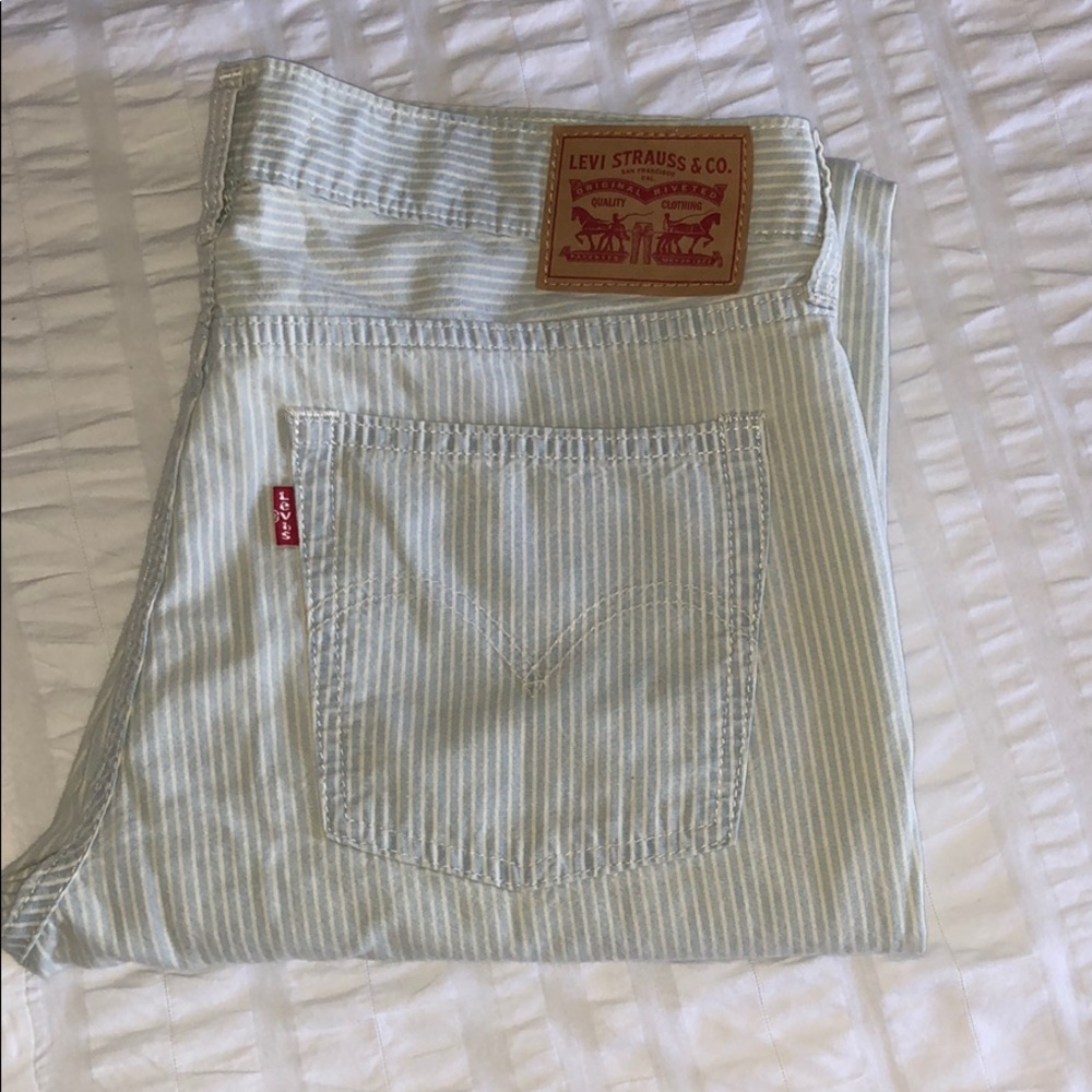 Levi’s low-rise jeans